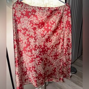 Floral pink & white silk skirt with leg slit & frill